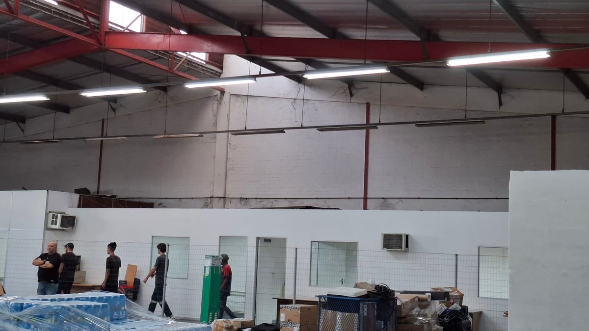 644m² Warehouse For Sale in Springfield Park