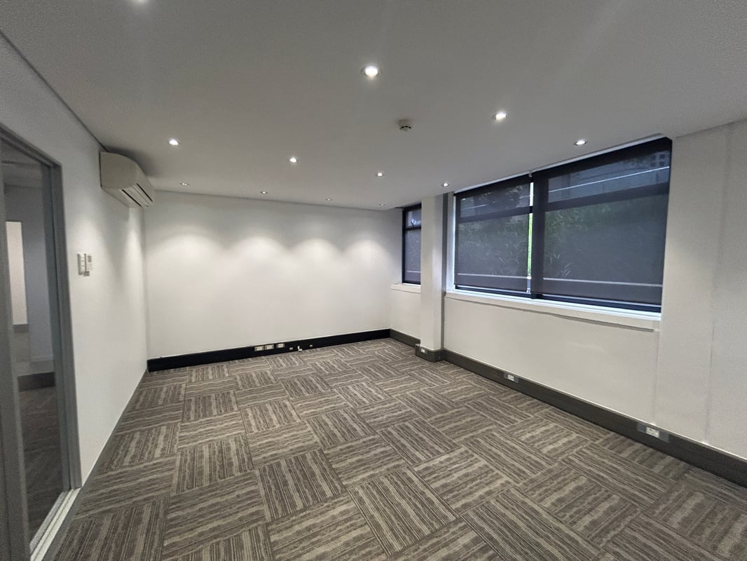 305m² Office To Let in Westville