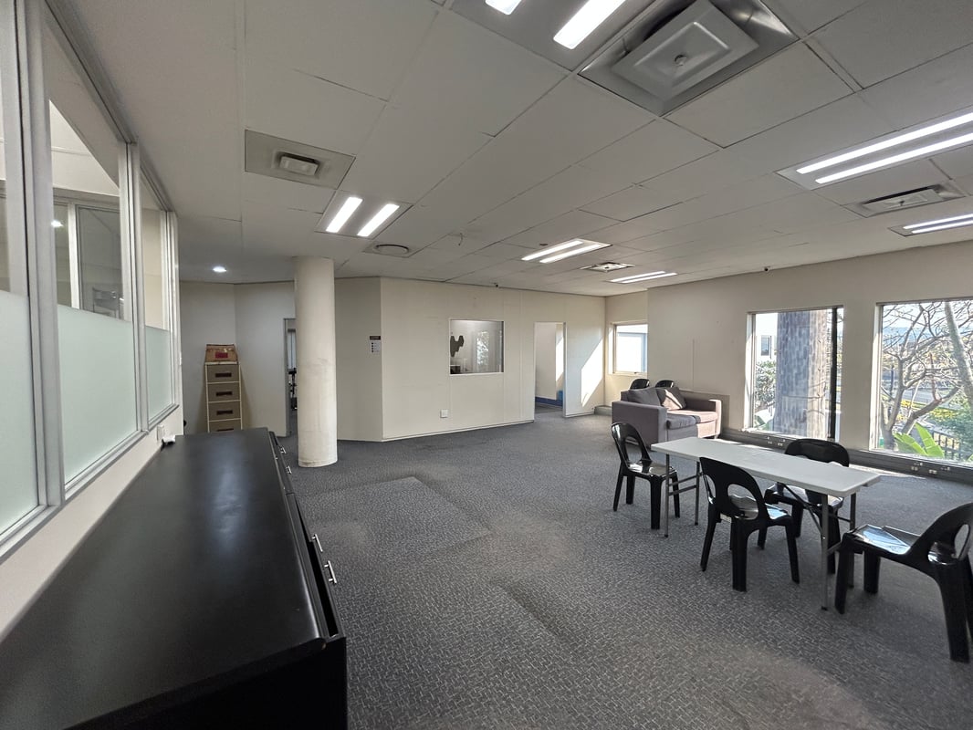395m² Office To Let in Westville