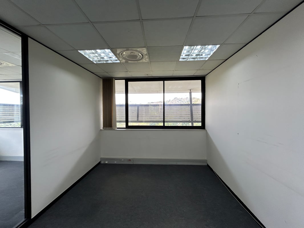 214m² Office To Let in Westville