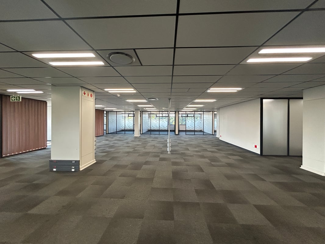 1 678m² Office to Let in The Glasshouse Office Park