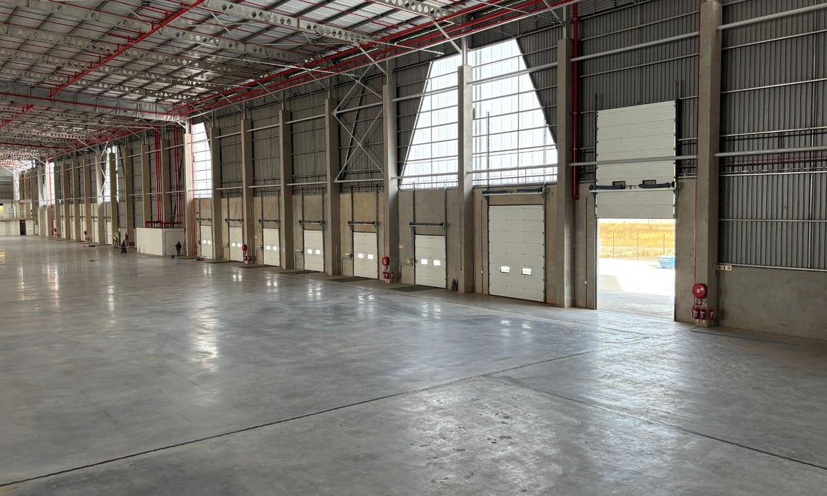 8 195m² New Warehousing Facility To Let in Riverhorse Valley 