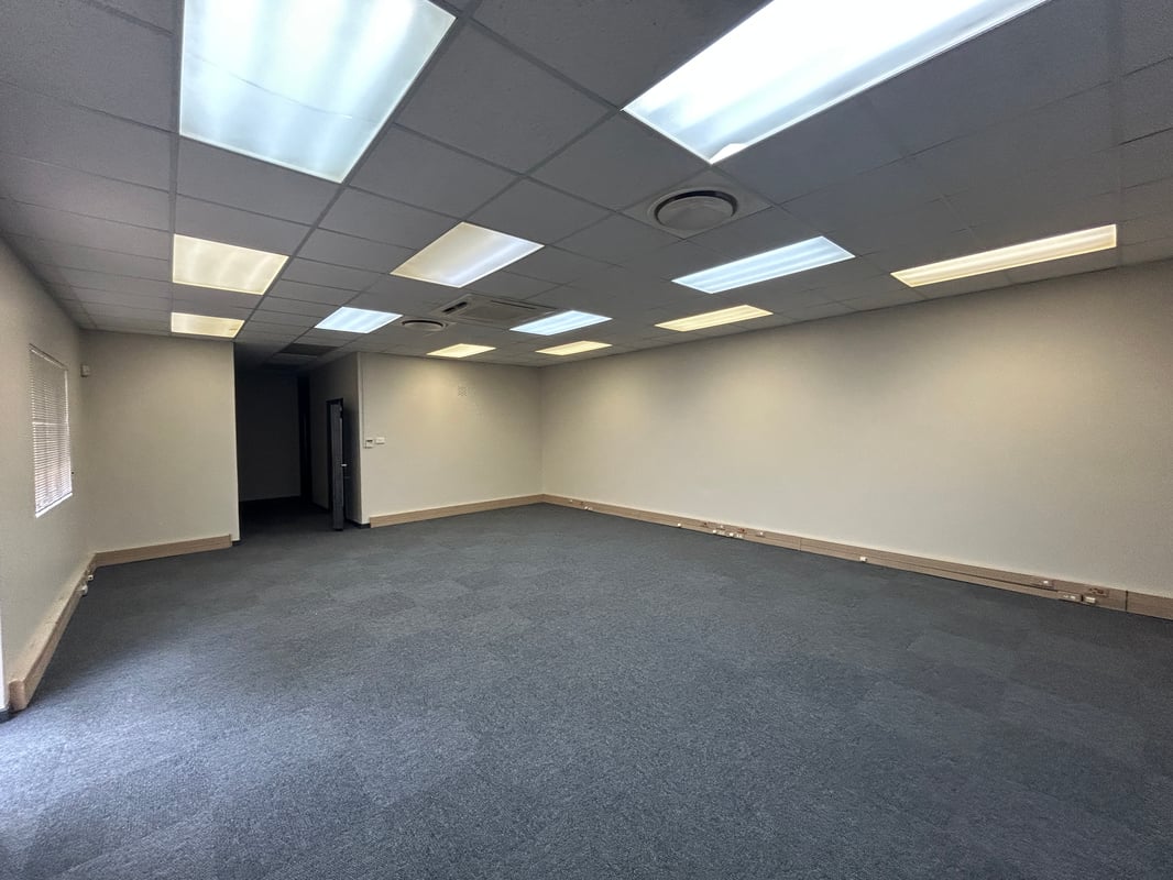 650m² Office to Let in Westville