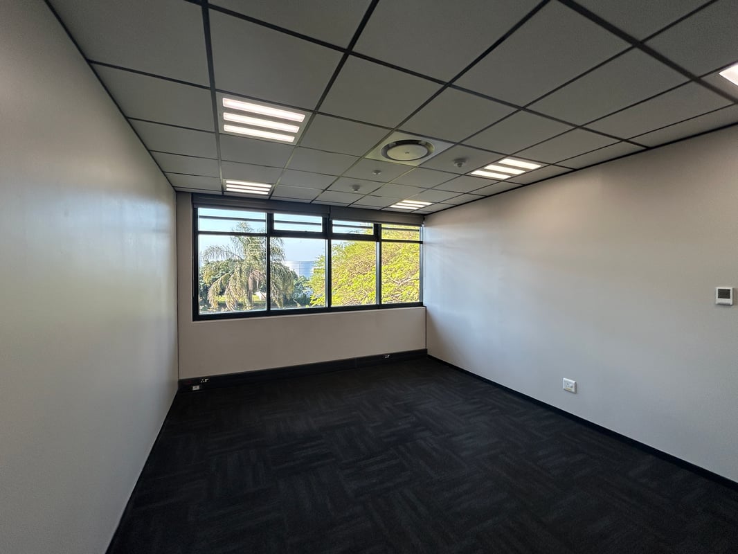 1 678m² Office to Let in The Glasshouse Office Park