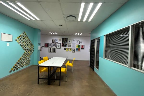  879m² Office To Let in The Glades Office Park, La Lucia Ridge — image 4