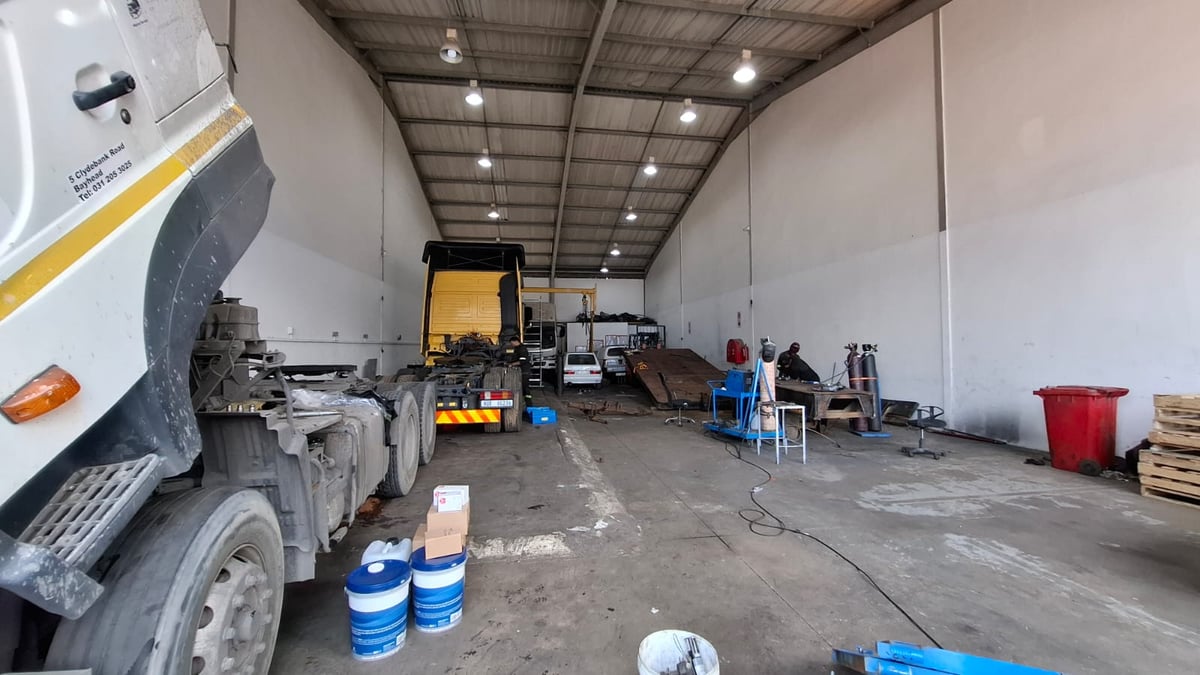 380m² Warehouse To Let in Springfield 