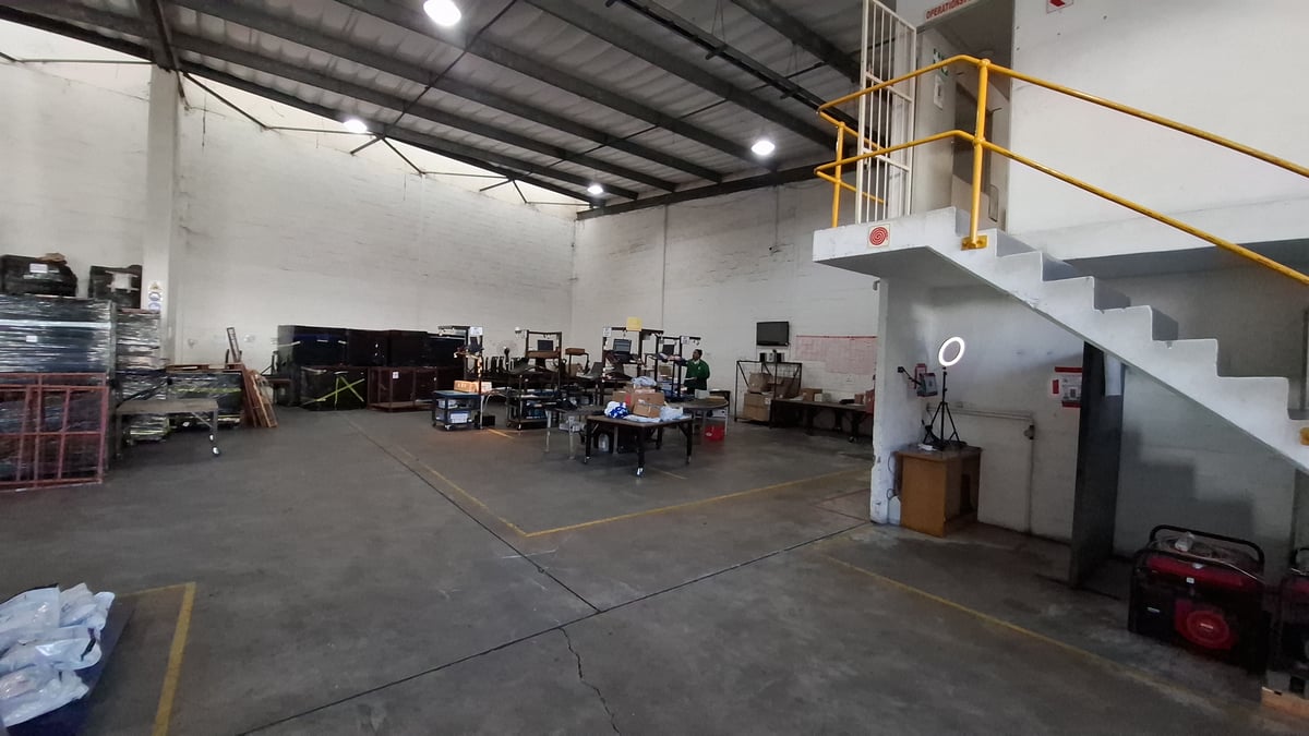 276m² Warehouse To Let in Redhill