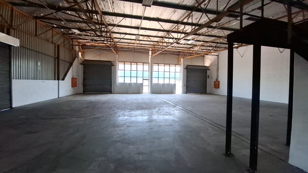 396m² Warehouse For Lease in Glen Anil