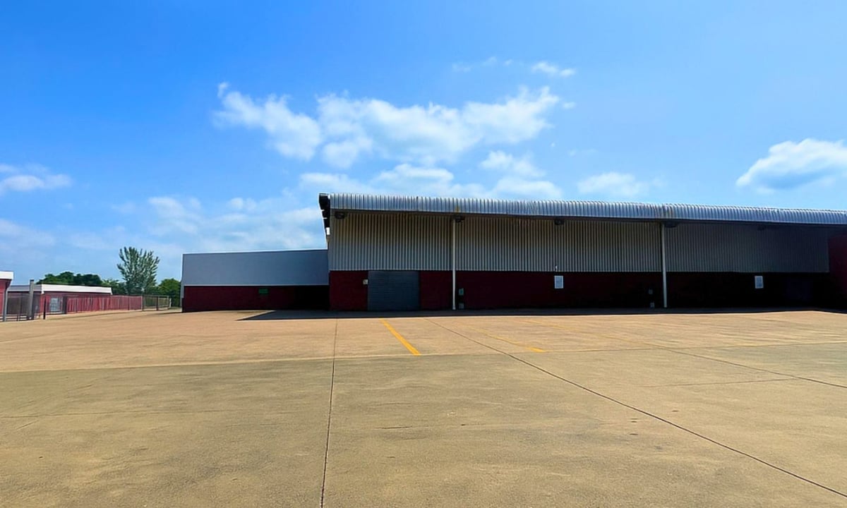 7 416m² Warehouse To Let in Prospecton