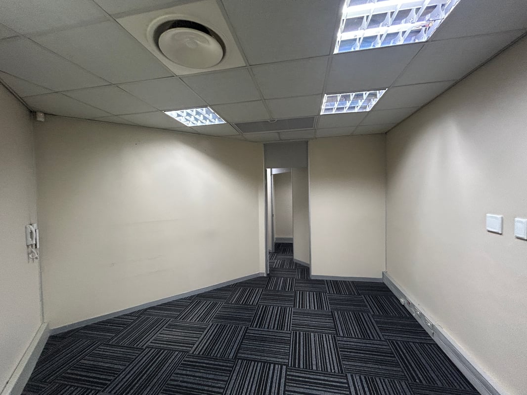 175m² Office To Let in Westville