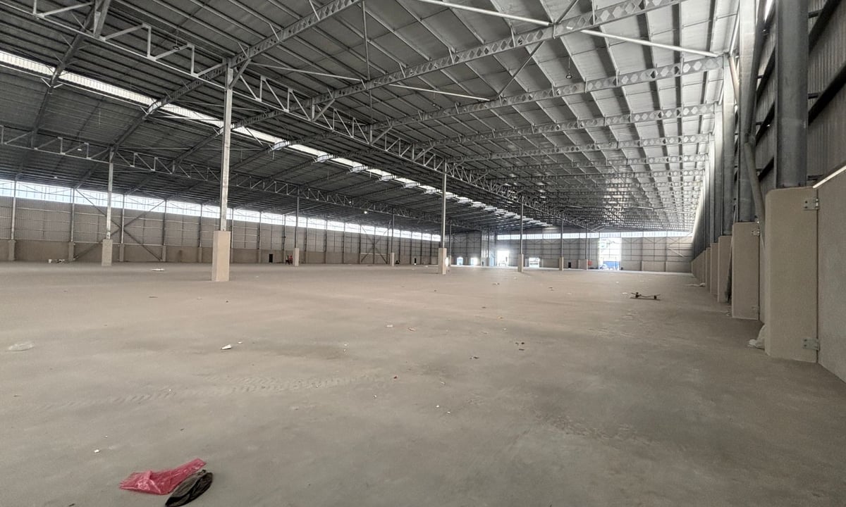 12 932m² Warehouse with 7410m² Yard to Let in Congella, Durban