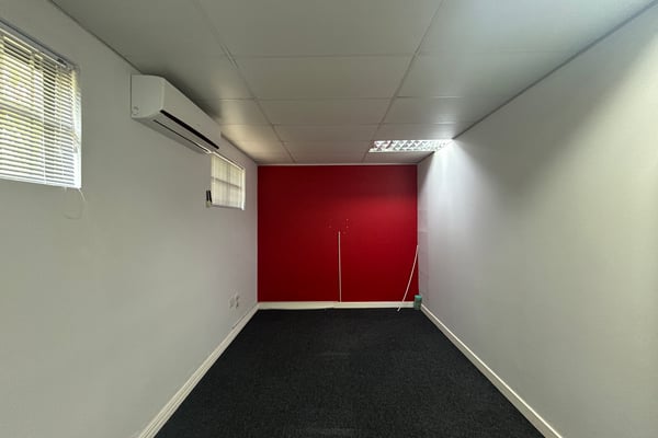180m² Office To Let in Westville — image 4