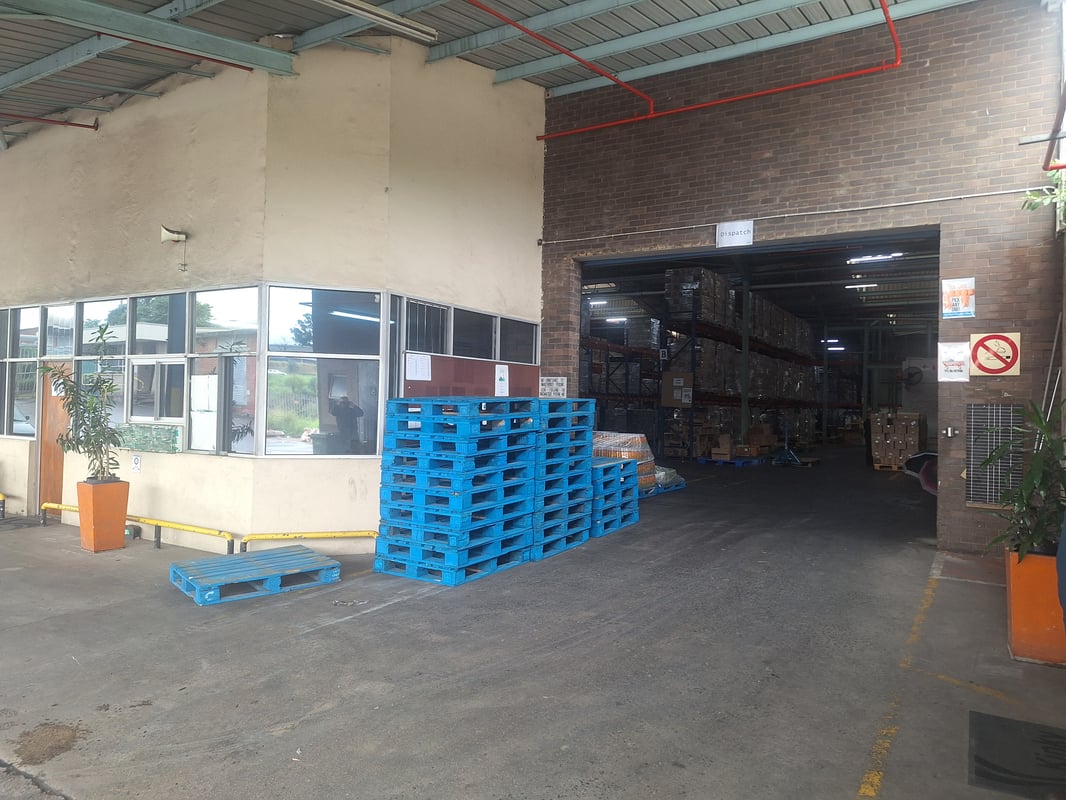 3 970m² Industrial Warehouse with Yard To Let in Westmead