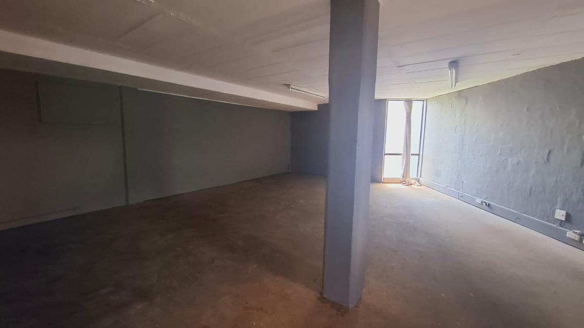745m² Warehouse For Lease in Glen Anil