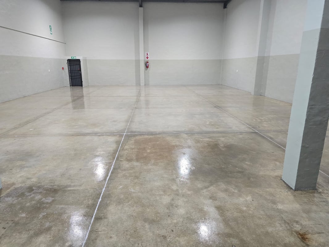 385m² Warehouse To Let in Riverhorse Valley