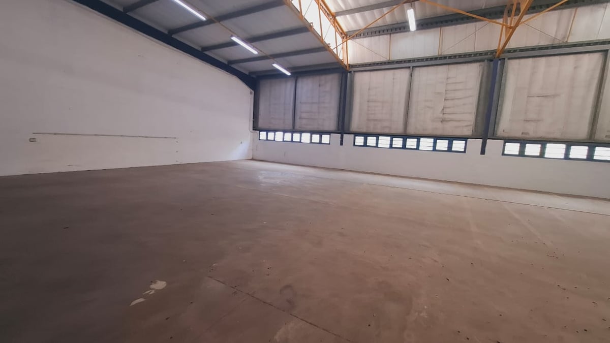 745m² Warehouse For Lease in Glen Anil