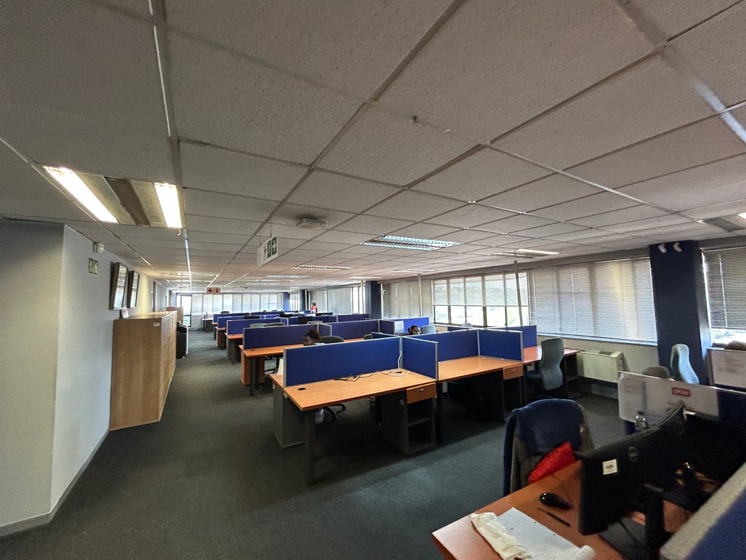 1246m² Office To Let in Westville