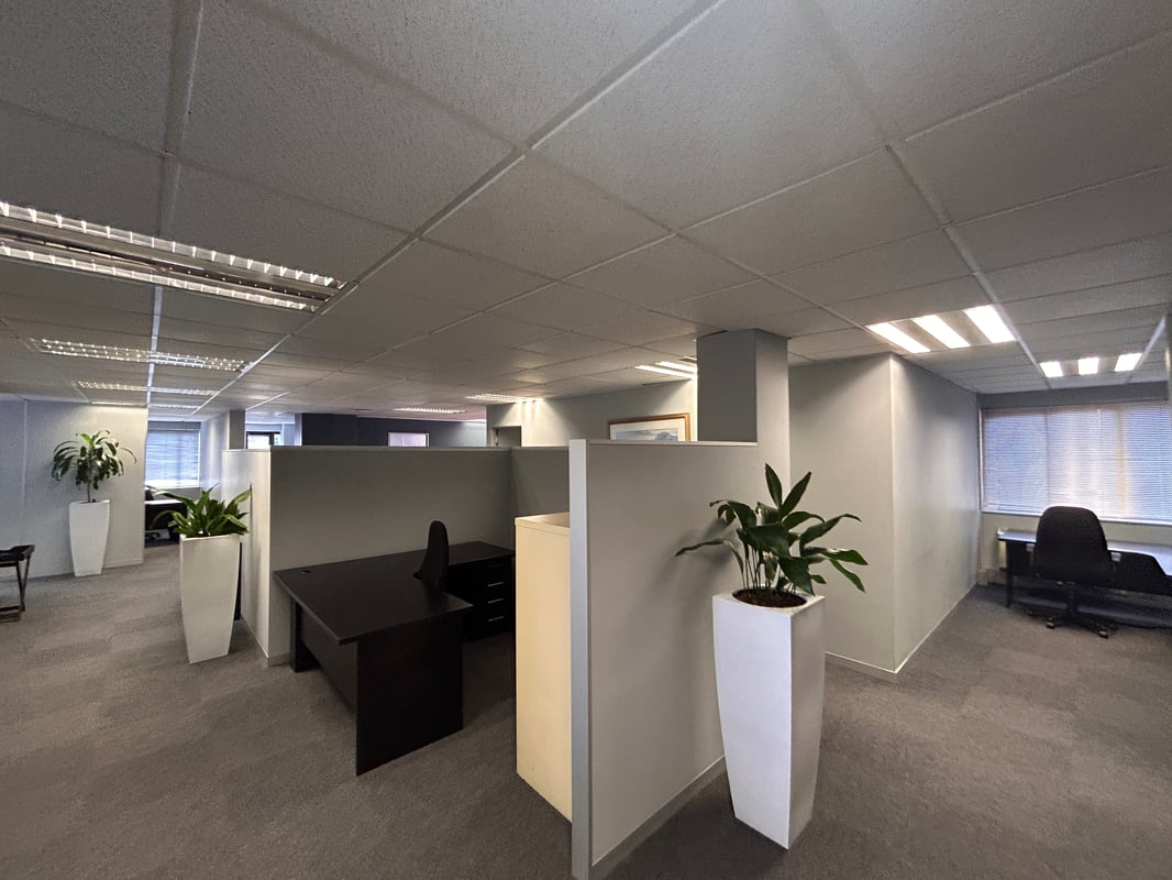 329m² Ground Floor Office To Let – 70 Buckingham Terrace, Westville