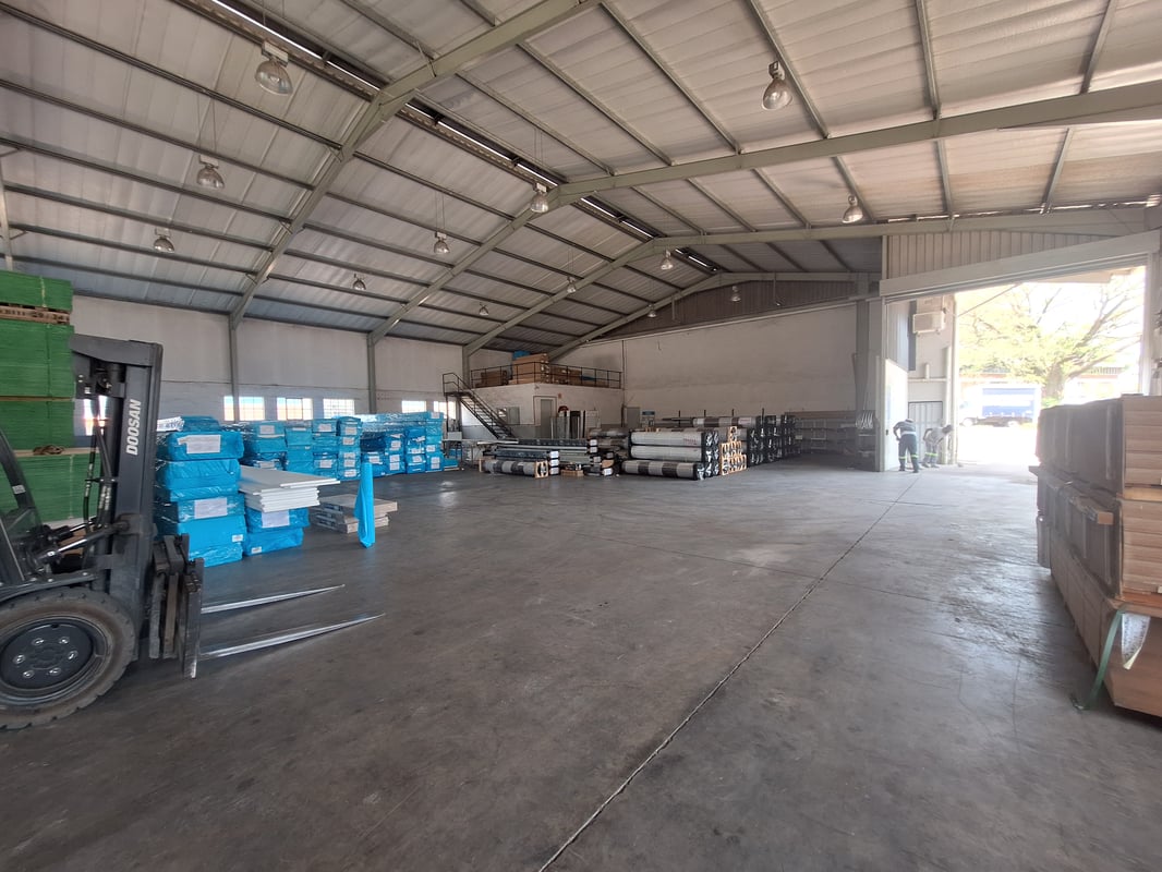 1 345m² Warehouse To Let in New Germany