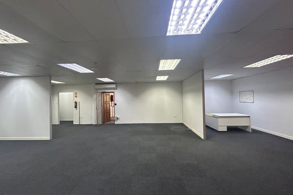 180m² Office To Let in Westville — image 6
