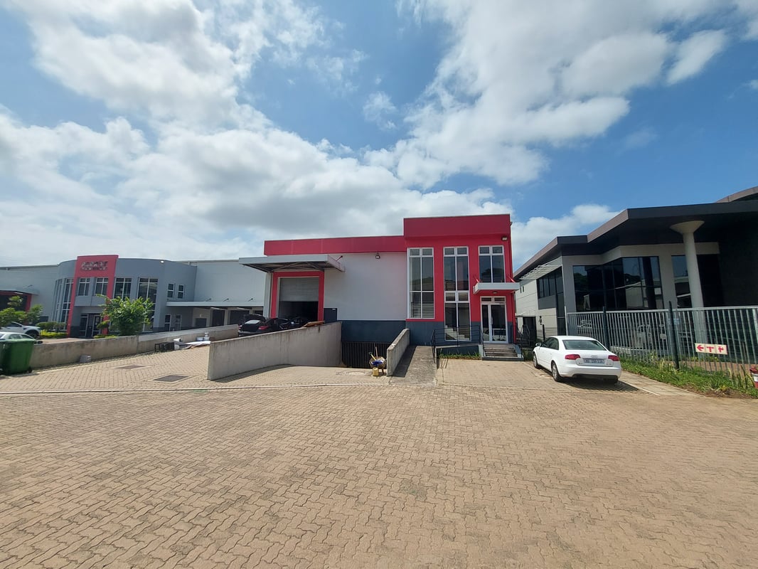 704m² Prime Warehouse To Let in Riverhorse Valley