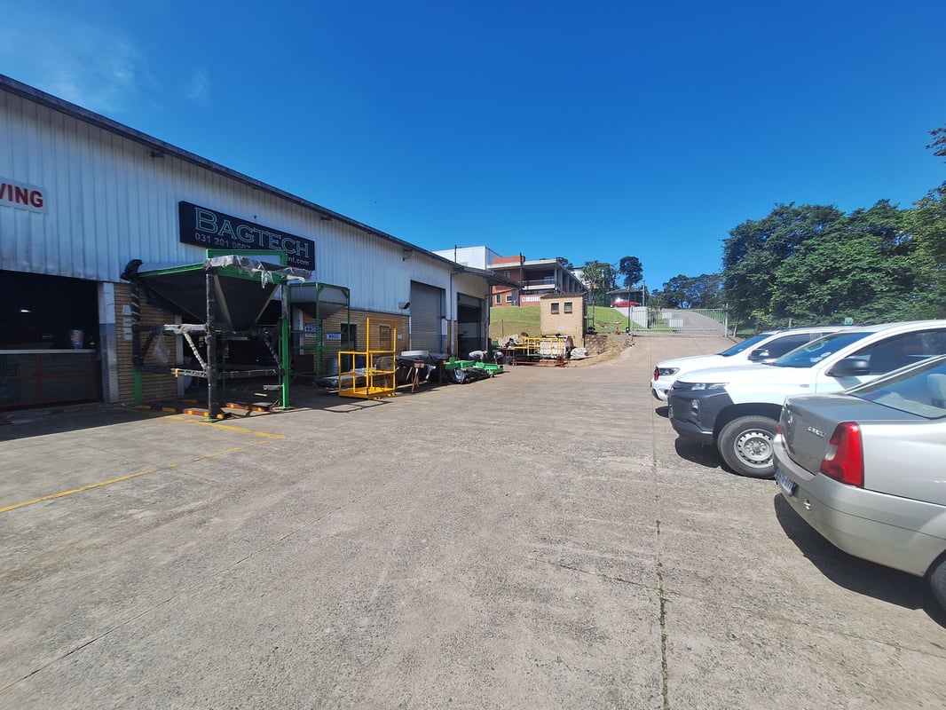 1397m² Warehouse To Let in Westmead