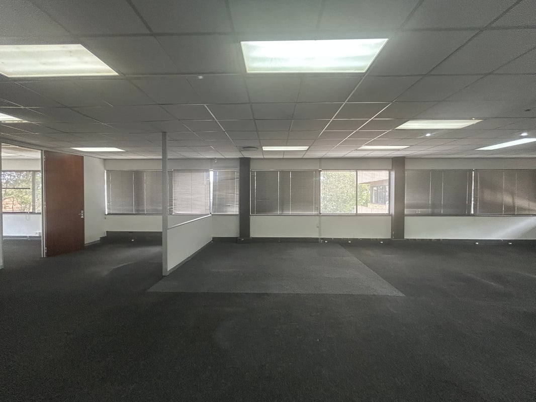 302m² Office to let in Westville