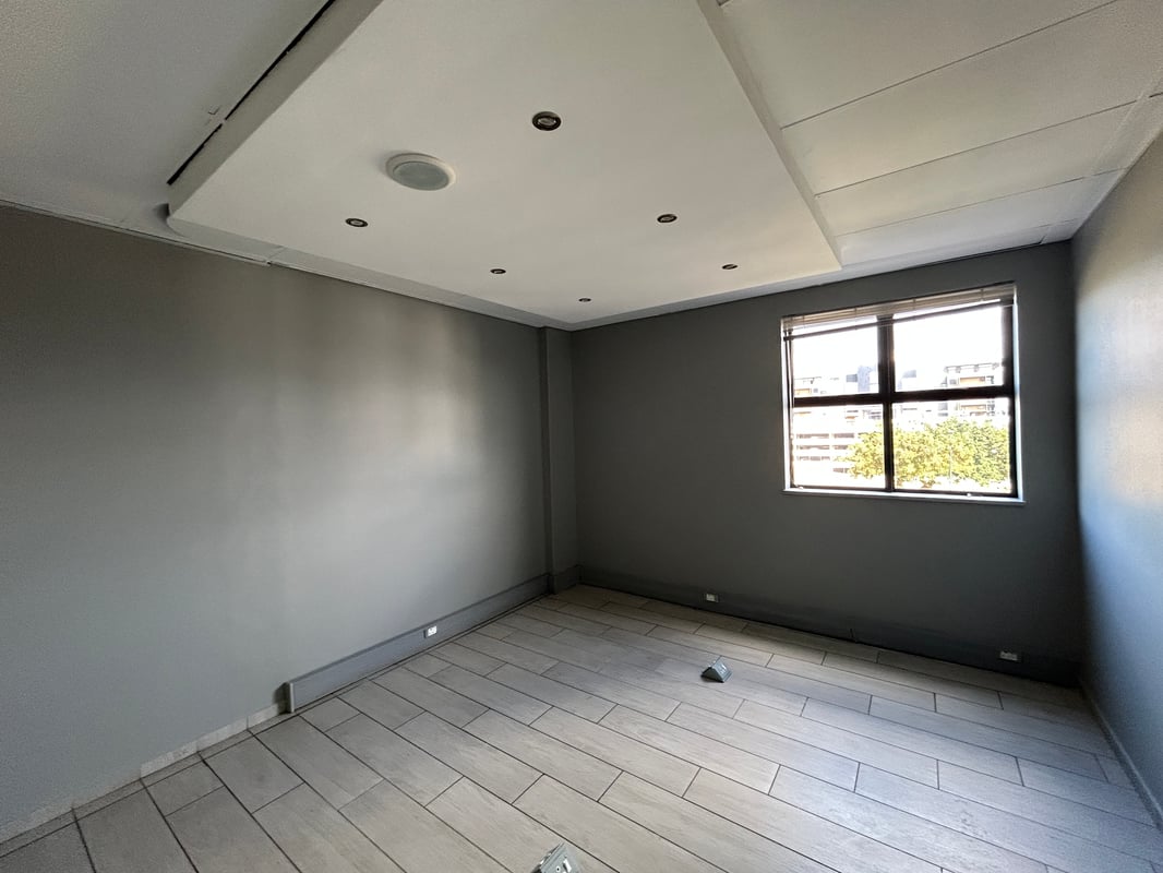 179m² office to let in Umhlanga