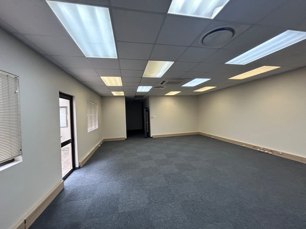 650m² Office to Let in Westville