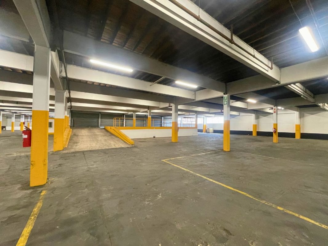 3 470m² Warehouse to Let in Mobeni, Durban