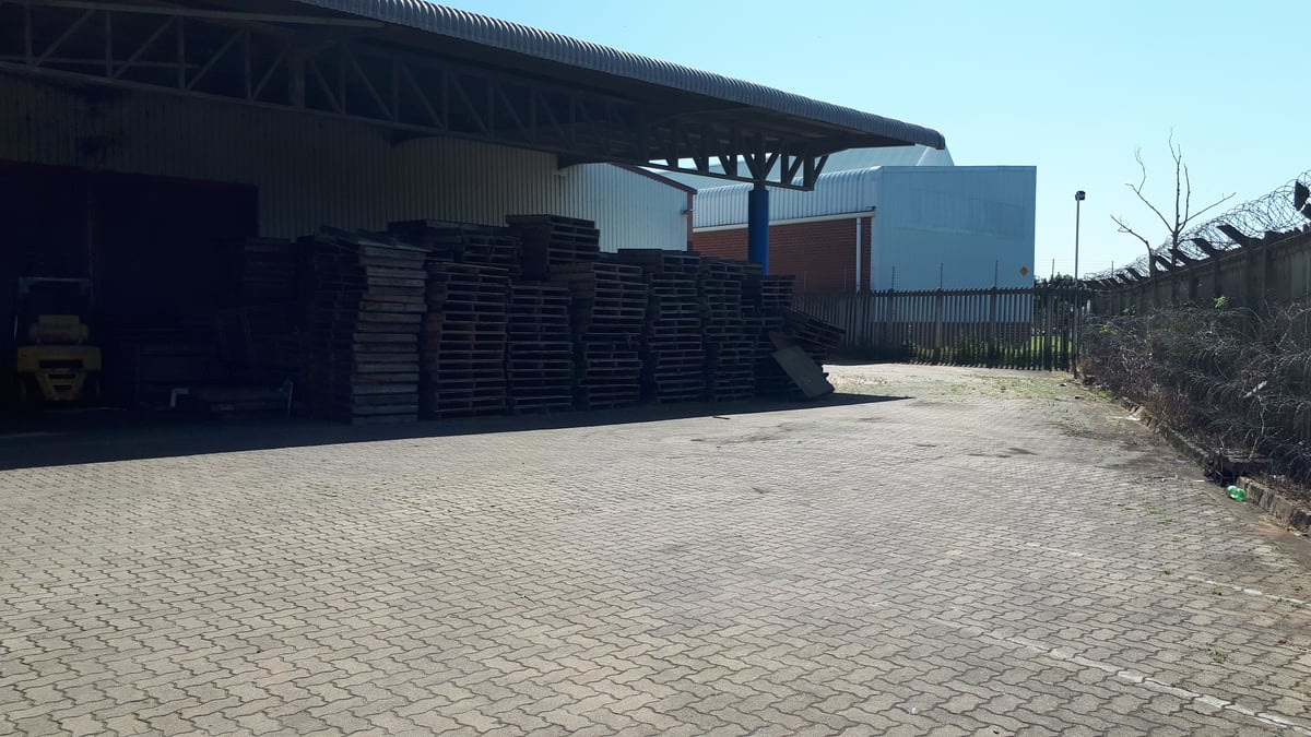 3500m² Standalone Warehouse For Lease in Springfield