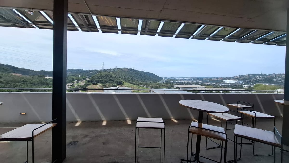 312m² Office To Let in Riverhorse Valley