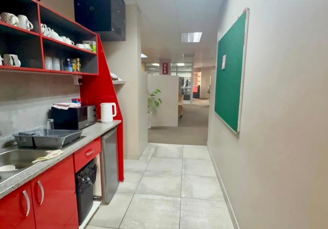 1 120m² Office To Let in Cornubia