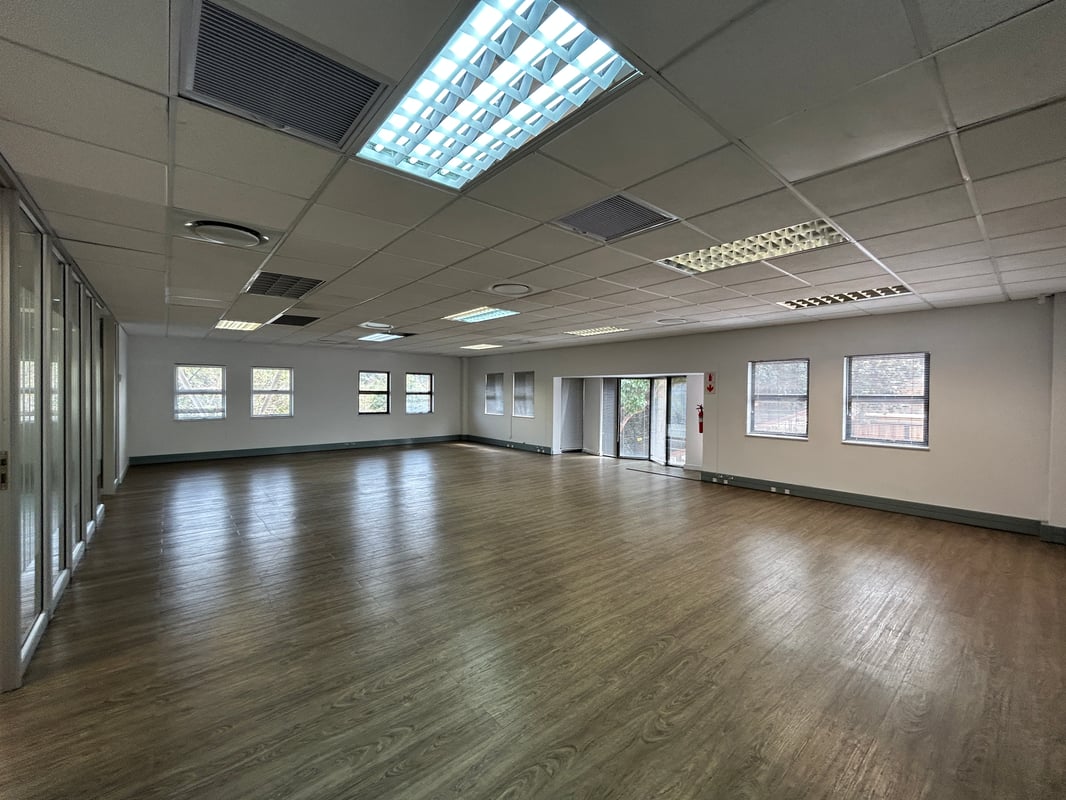 213m² Office To Let in Westville