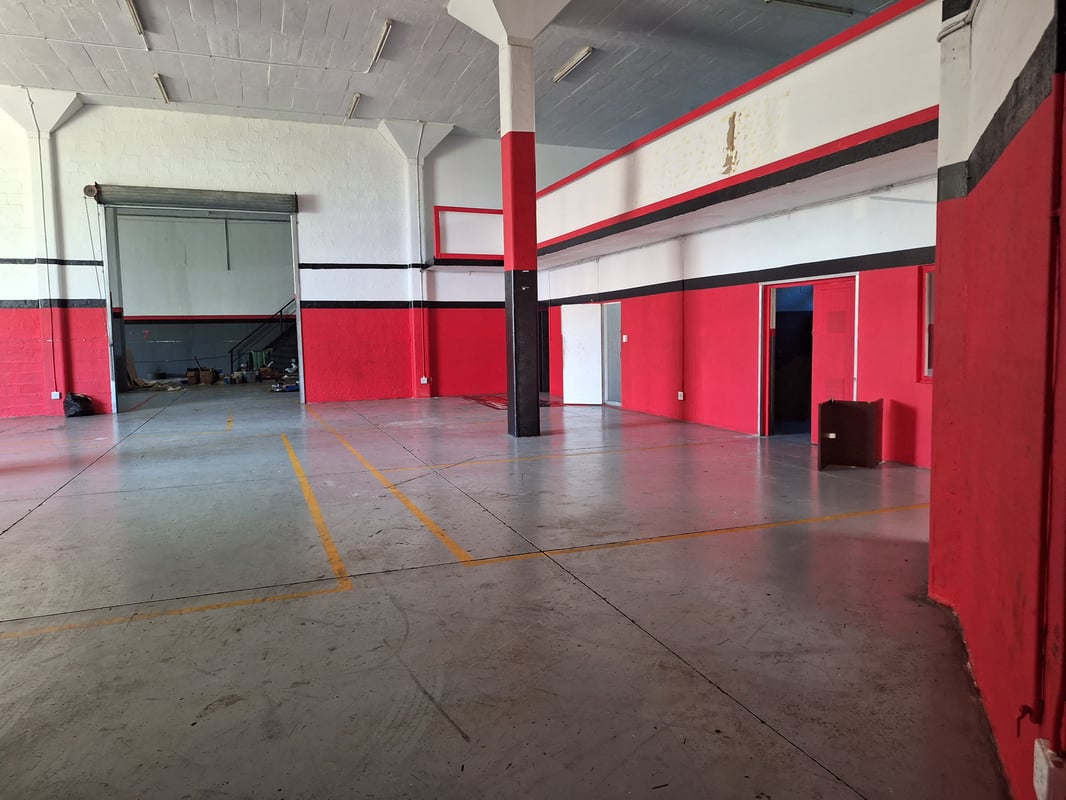 620m² Warehouse To Let in New Germany
