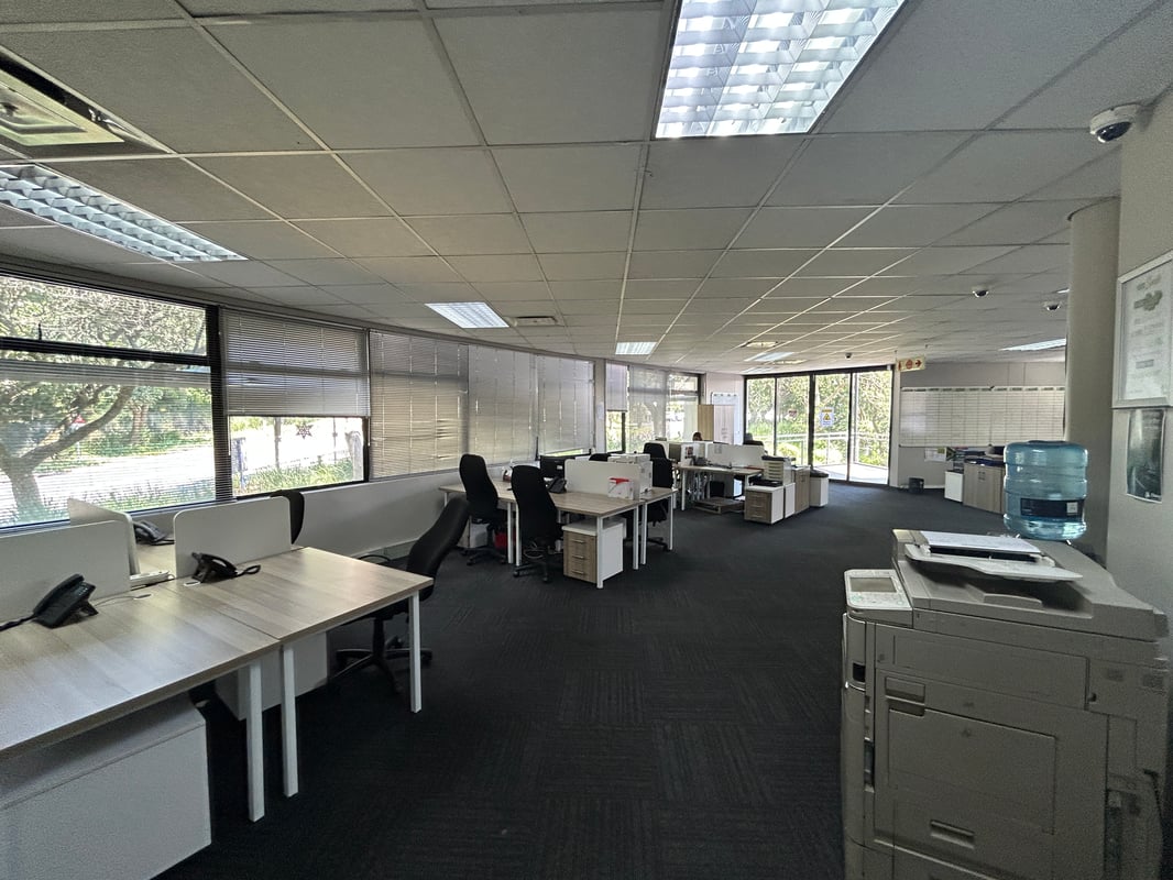 588m² Office to Let – Westway Office Park, Westville