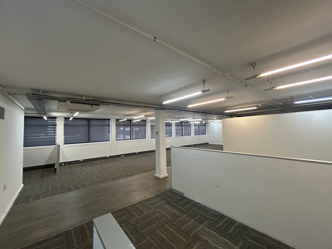 305m² Office To Let in Westville