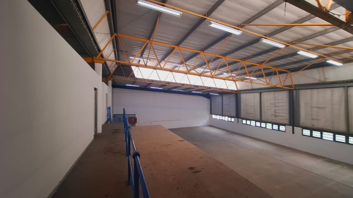 745m² Warehouse For Lease in Glen Anil