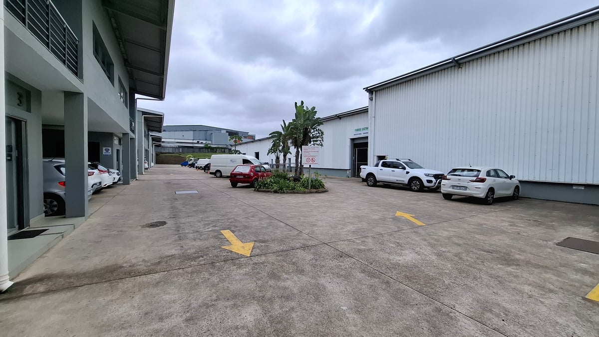 385m² Warehouse To Let in Riverhorse Valley
