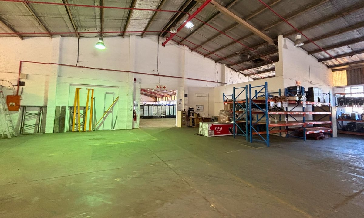 2140m²  Manufacturing & Warehouse Facility To Let – Westmead