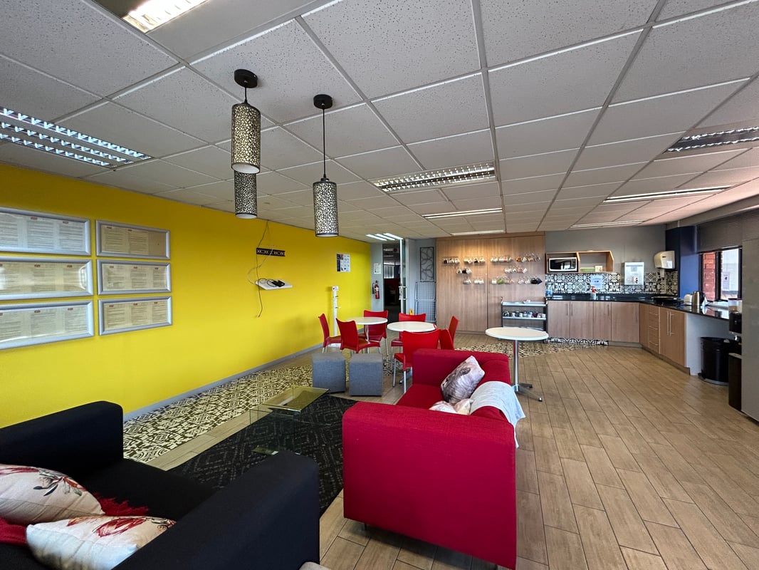 1246m² Office To Let in Westville