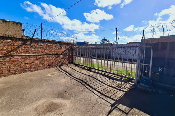 845m² Standalone Warehouse For Sale in Clairwood — image 4