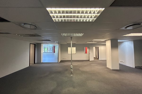 340m² Office To Let in Riverhorse Valley — image 5