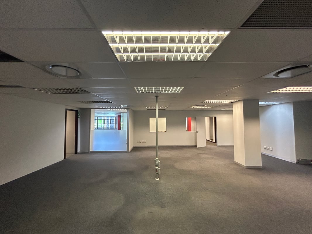 340m² Office To Let in Riverhorse Valley