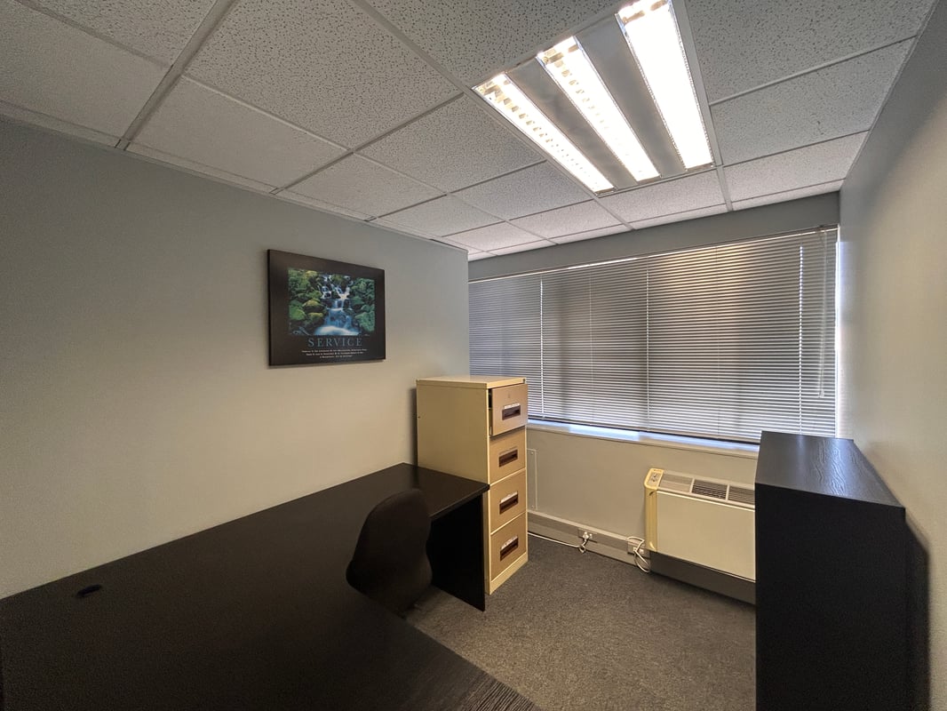 329m² Ground Floor Office To Let – 70 Buckingham Terrace, Westville
