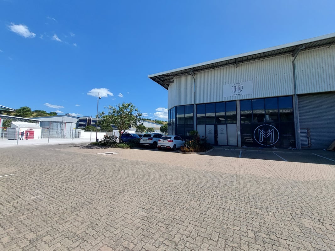559m² Warehouse with Prime Exposure for Lease in Riverhorse Valley
