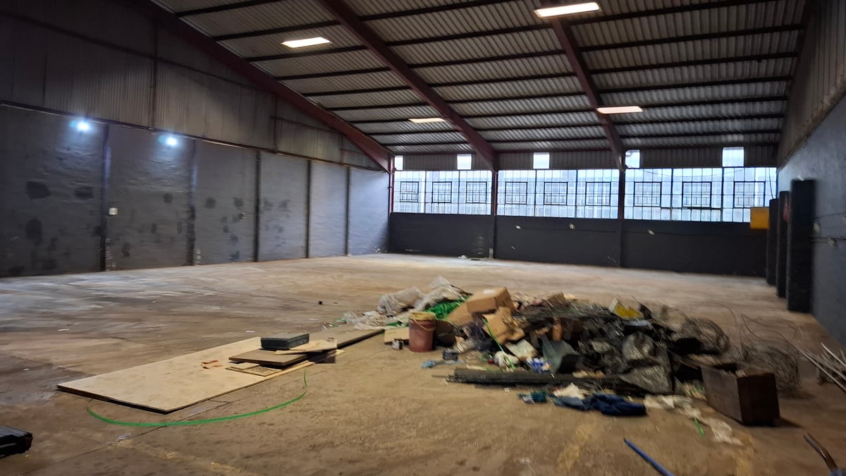 480m² Factory for Rent in Glen Anil