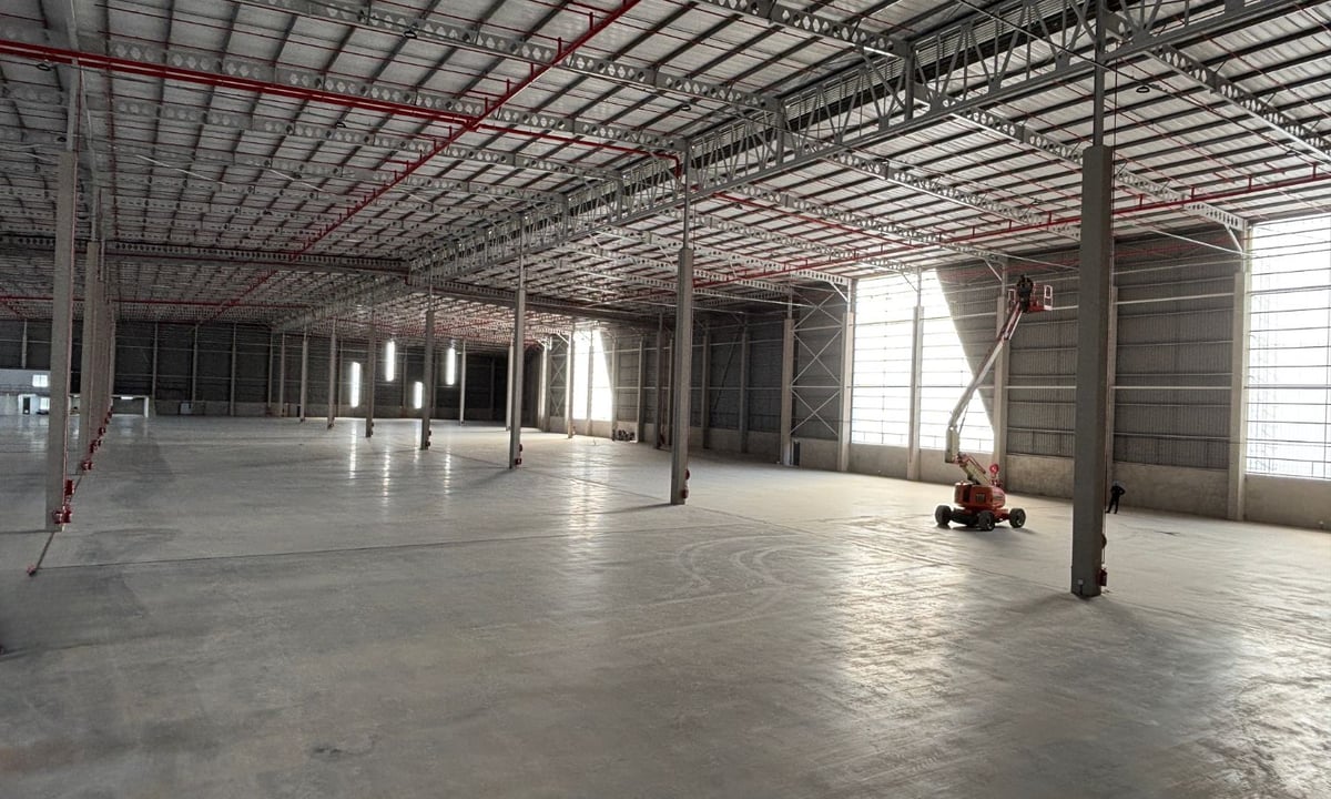 8 195m² New Warehousing Facility To Let in Riverhorse Valley 