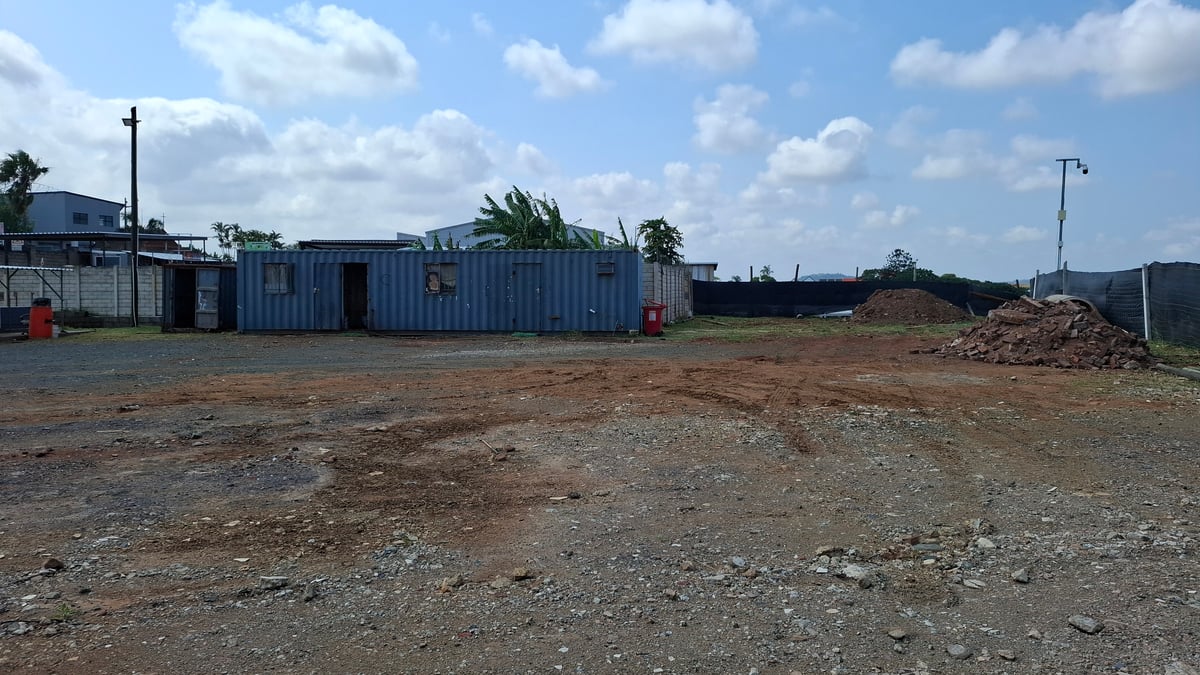 1600m² Yard For Lease in Springfield
