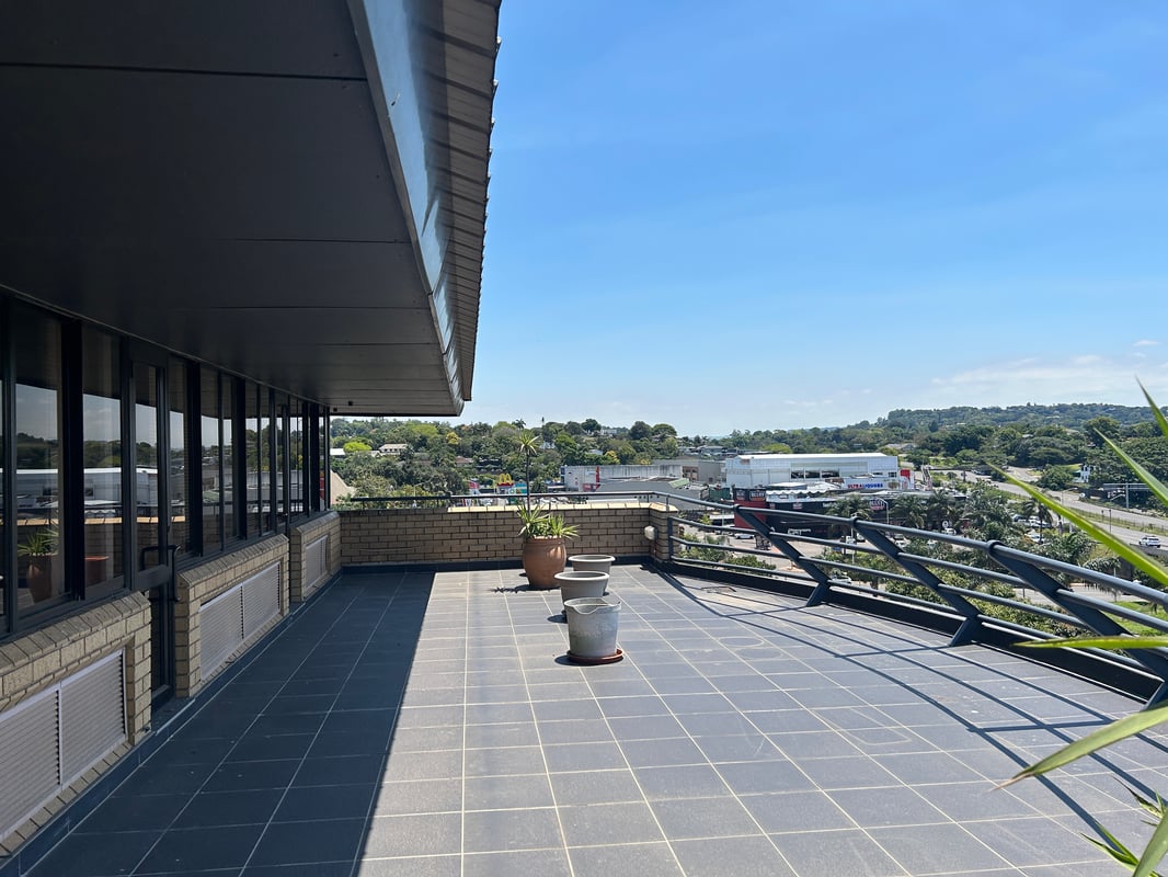 1246m² Office To Let in Westville